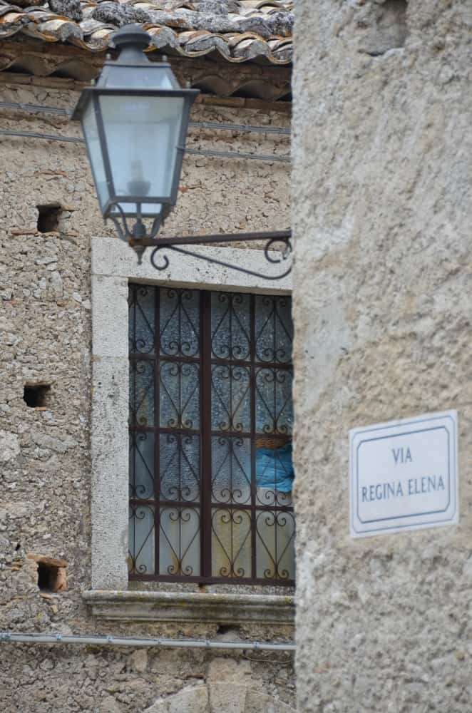 Gerace – lampione, Luglio 2015 (Calabria)