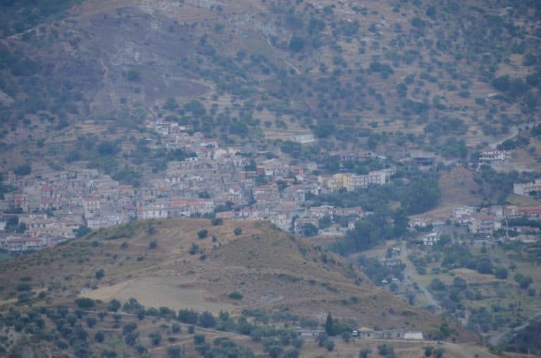 Gerace – villaggio laggiù, Luglio 2015 (Calabria)