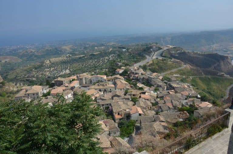 Gerace – villaggio, Luglio 2015 (Calabria)