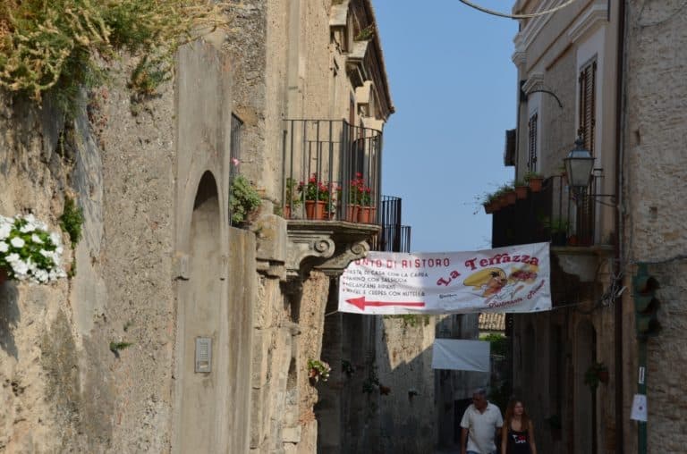Gerace – striscione, Luglio 2015 (Calabria)