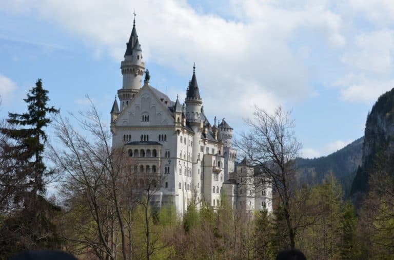 Germania, Fussen – castello e alberi, maggio 2013