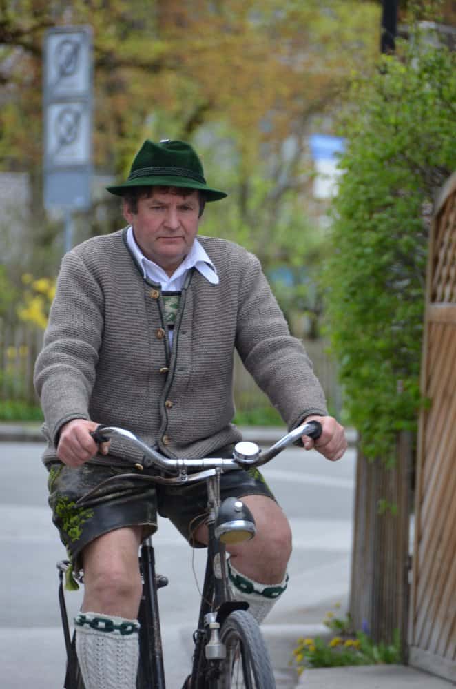 Germania, Oberammergau – uomo locale, maggio 2013