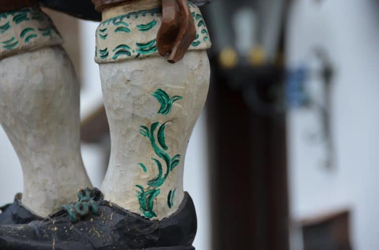 Germania, Oberammergau – gambe di legno, maggio 2013
