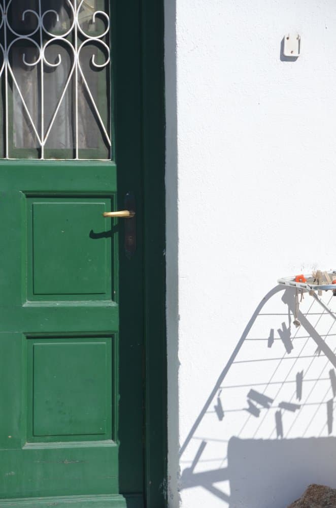 Grecia, Mykonos – porta verde e ombra, settembre 2013 (Mykonos)