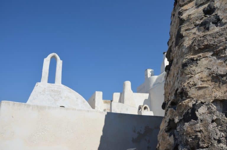 Greece, Santorini, Pyrgos – white buildings, Aug.2013 (Santorini)