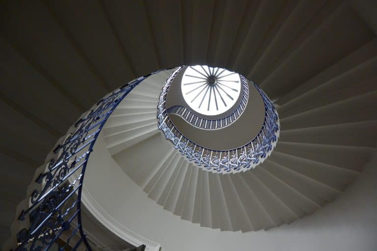 Las hermosas Escaleras en la Casa de la Reina en Greenwich