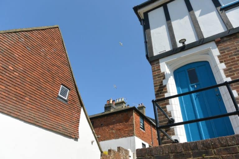 città vecchia – porta e cielo blu, Giugno 2015 (Hastings)