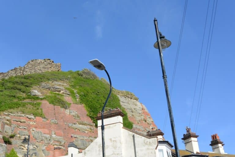 città vecchia – osservando il castello, Giugno 2015 (Hastings)