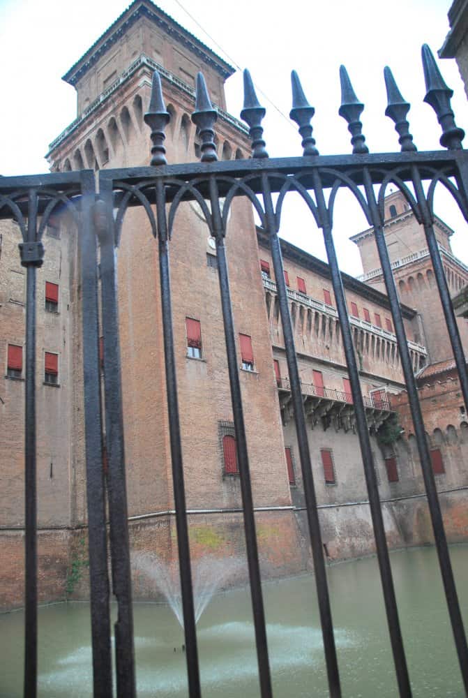 Italy, Ferrara – fence, 2010 (Emilia-Romaña)