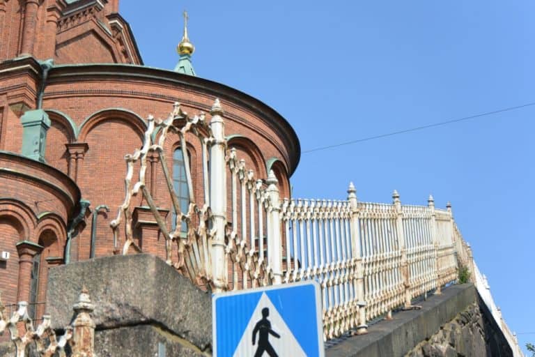 cattedrale di Uspenski – recinzione attorno alla chiesa, Agosto 2015 (Helsinki)