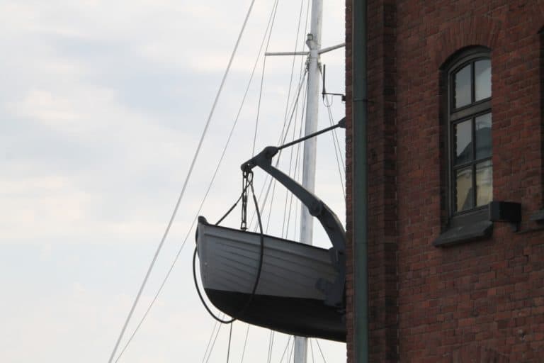 città – barca appesa, Agosto 2015 (Helsinki)
