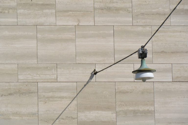 Tuomiokirkko – lamp, Aug.2015 (Helsinki)