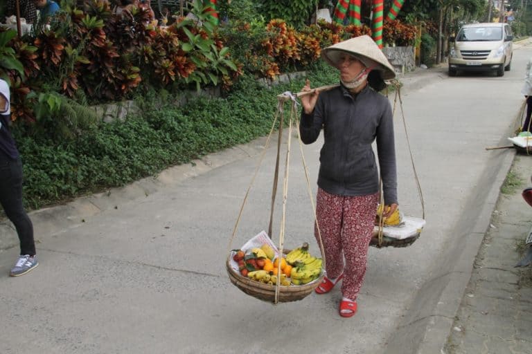Vietnam, Hoi An – carrying pole, Jan.2015 (Hoy An)