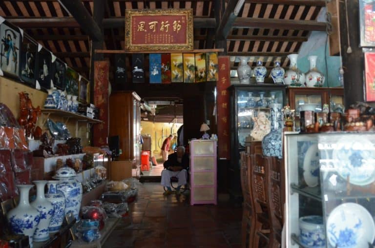 Vietnam, Hoi An – in a shop, Jan.2015 (Hoy An)