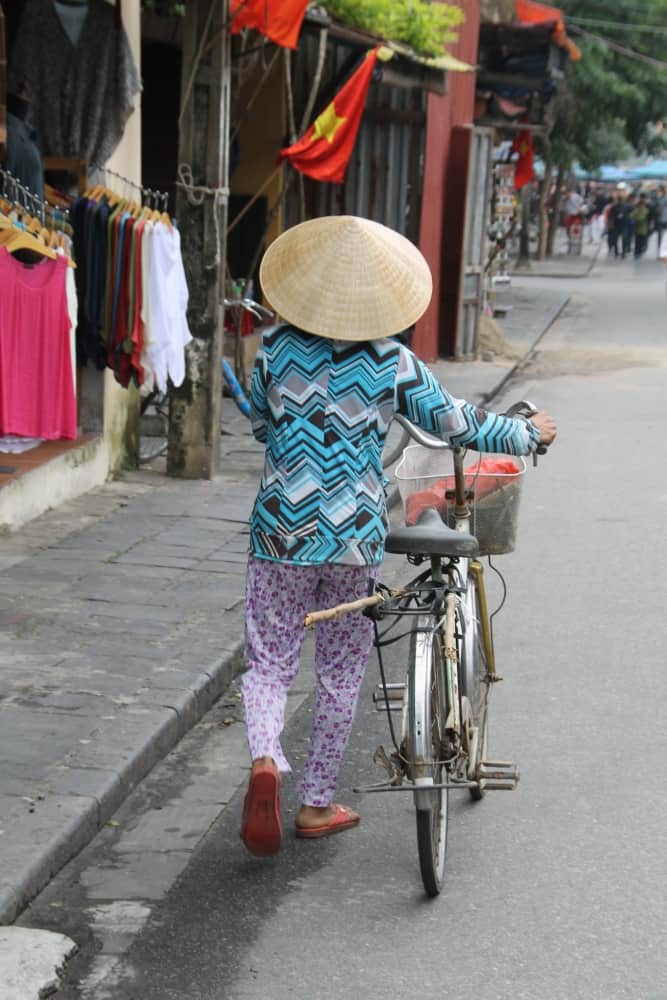 Vietnam, Hoi An – woman with a bicycle, Jan.2015 (Hoy An)