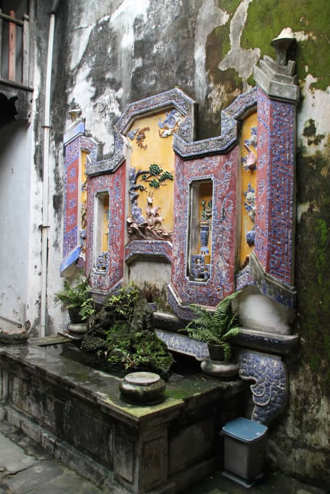 Vietnam, Hoi An – in courtyard, Jan.2015 (Hoy An)