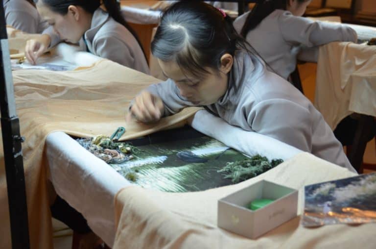 Vietnam, Hoi An – embroidering 3, Jan.2015 (Hoy An)