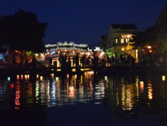ベトナム、ホイアンの夜ー川 2015年1月