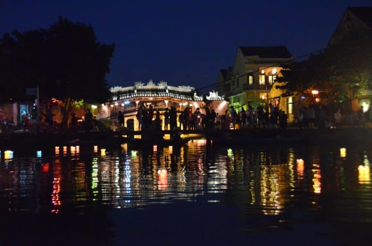 Vietnam, Hoi An night – bridge, people, candles, Jan.2015 (Hoy An)