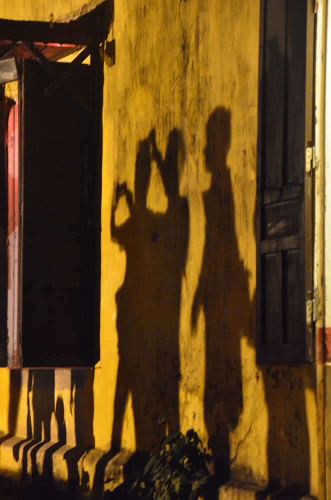 Vietnam, Hoi An night – people taking photos, Jan.2015 (Hoy An)
