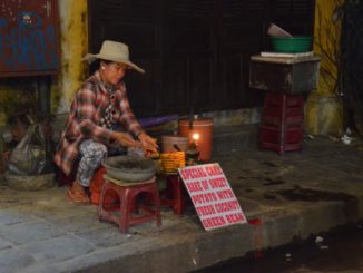 ベトナム、ホイアンの夜ー私達のろうそく１ 2015年1月