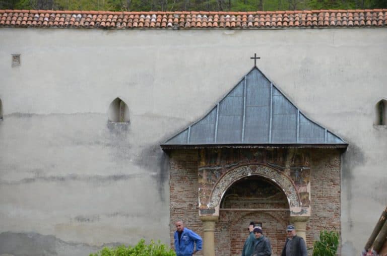 Romania, Horezu – visitors, Apr.2014 (Valcea)