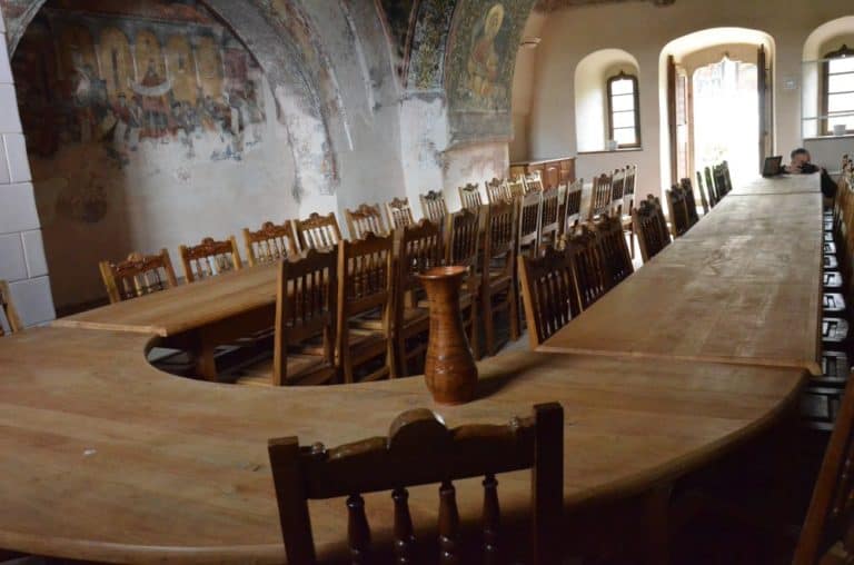 Romania, Horezu – table, Apr.2014 (Valcea)