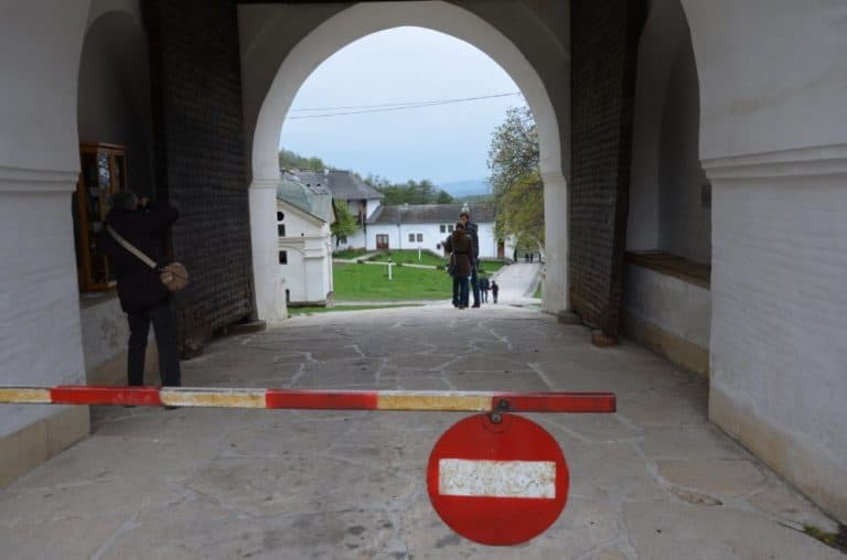 Romania, Horezu – no entry, Apr.2014 (Valcea)
