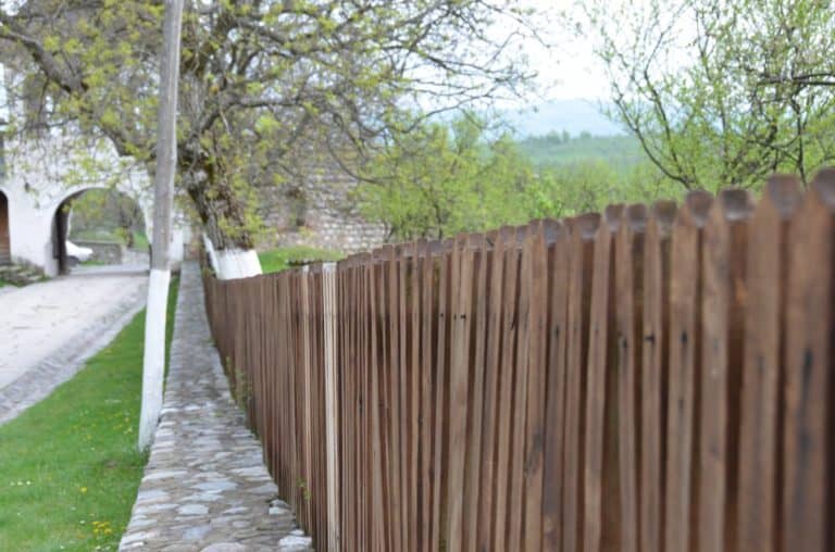 Romania, Horezu – fence, Apr.2014 (Valcea)