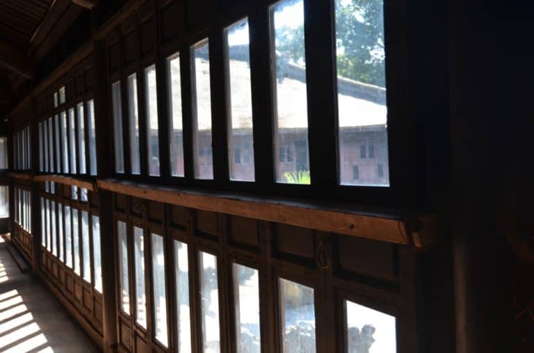 Vietnam, Hue – row of windows, Jan.2015 (Hue)