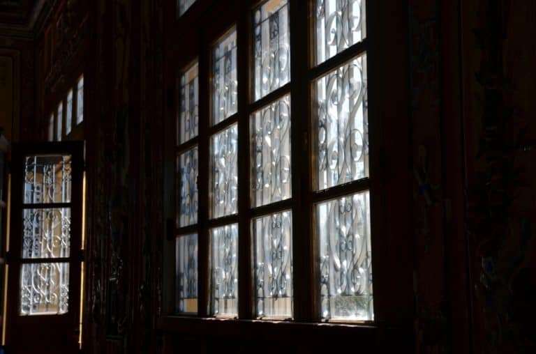 Vietnam, Hue – windows of mausoleum, Jan.2015 (Hue)