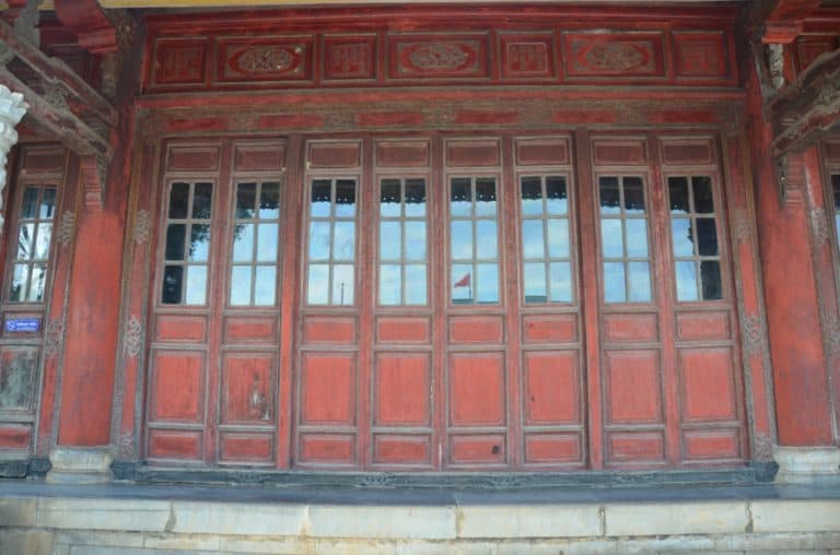 Vietnam, Hue – red doors, Jan.2015 (Hue)