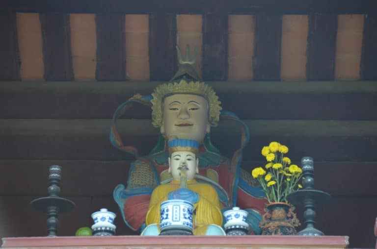 Vietnam, Hue – Buddhist altar, Jan.2015 (Hue)