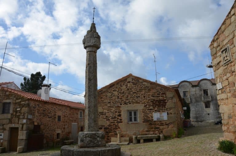 Portugal, Idanha-a-Velha – small square, Nov.2014 (Monsanto)