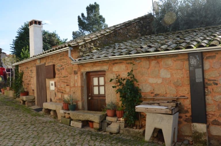 Portogallo, Idanha-a-Velha – casa, nov. 2014 (Monsanto)
