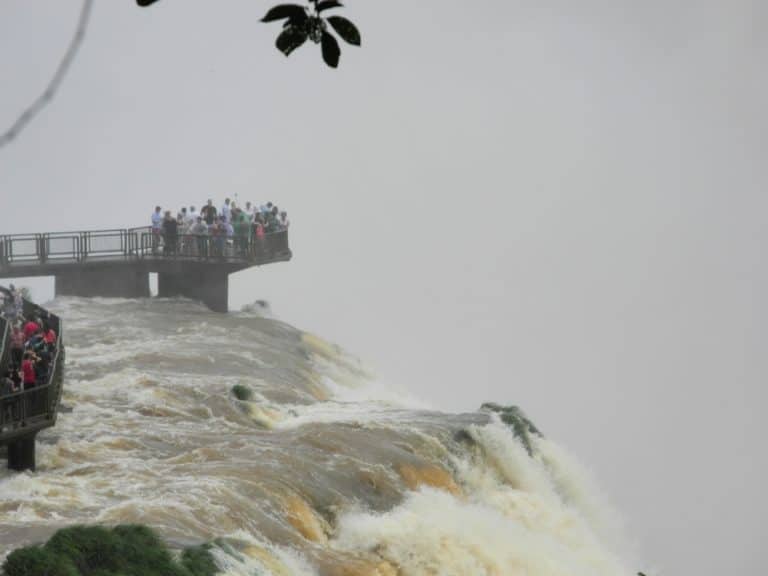 people on the esplanade 5, Jan.2016 (Cataratas de Iguazú)
