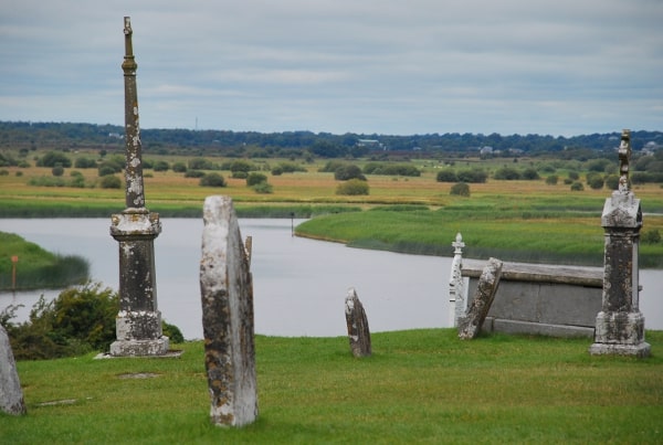 Irlanda, Cloamacnoise – le croci ed il fiume. 2011 (Clonmacnoise)