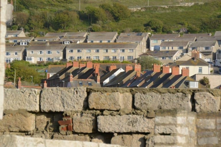 Isle of Portland – fence and houses, May 2015 (Dorset)