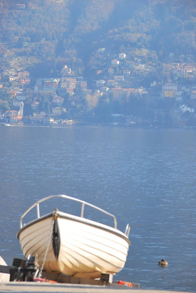 Italia, Cernobbio – barca bianca, gennaio 2013 (Lombardia)
