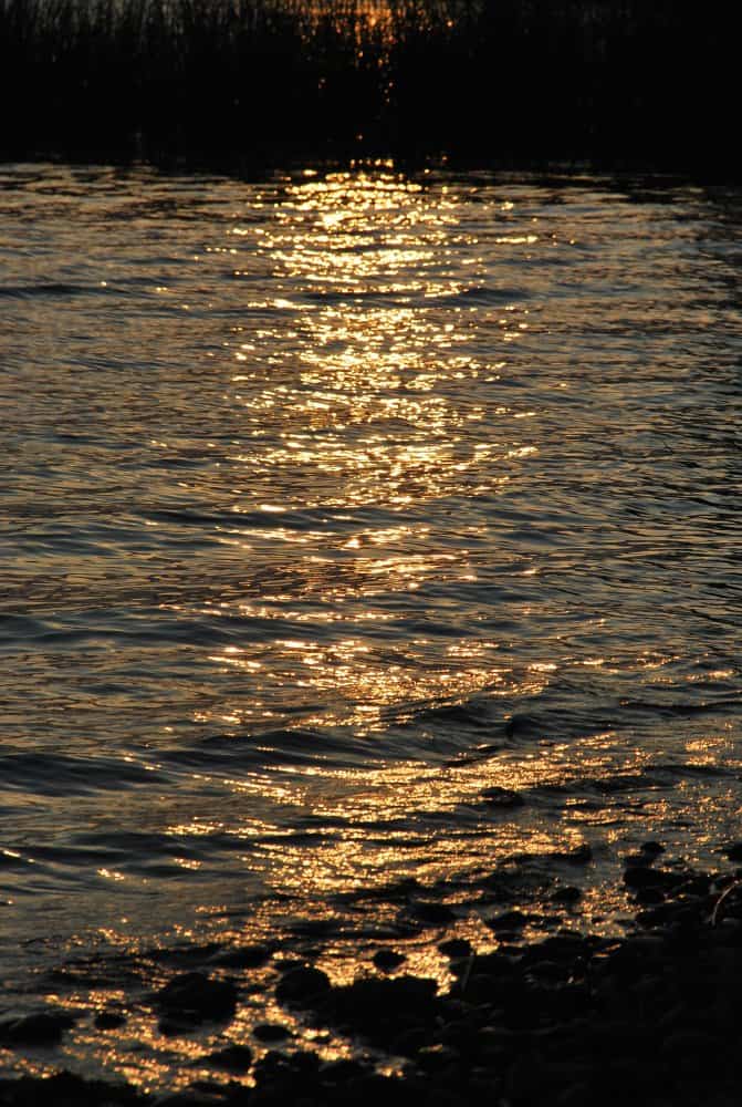 Italia, Lago di Varese – luce della luna, giugno 2013 (Lombardia)