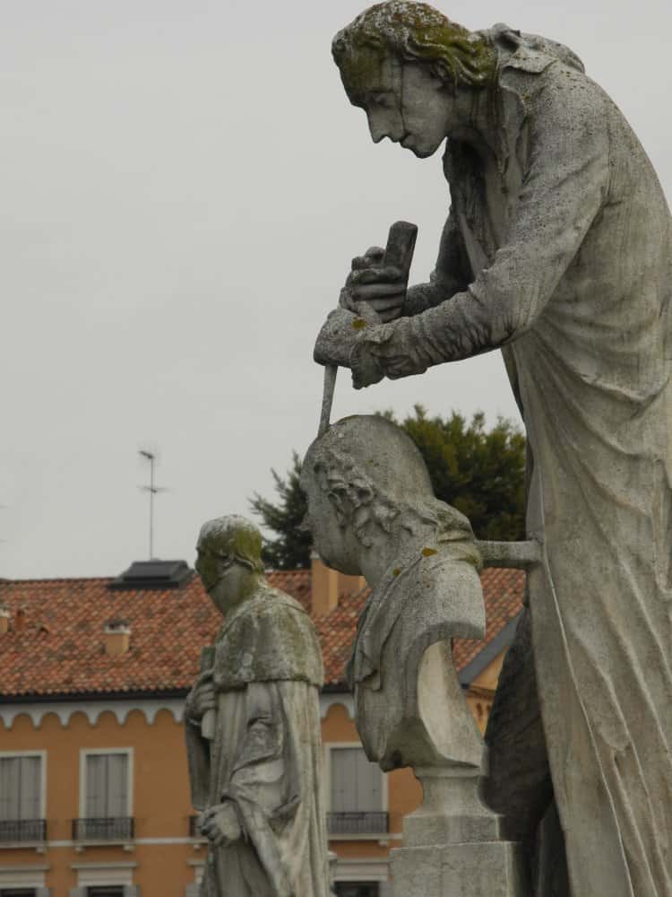 イタリア、パドヴァ－彫像の数々 2011年 (ヴェネト)