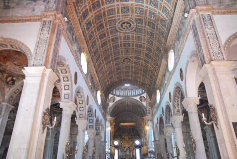 Italy, Piacenza – inside church, June 2013 (Emilia-Romaña)
