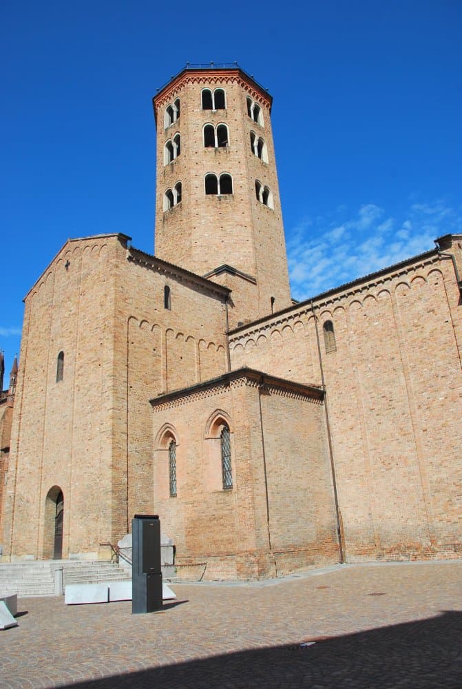 Italy, Piacenza – church, June 2013 (Emilia-Romaña)