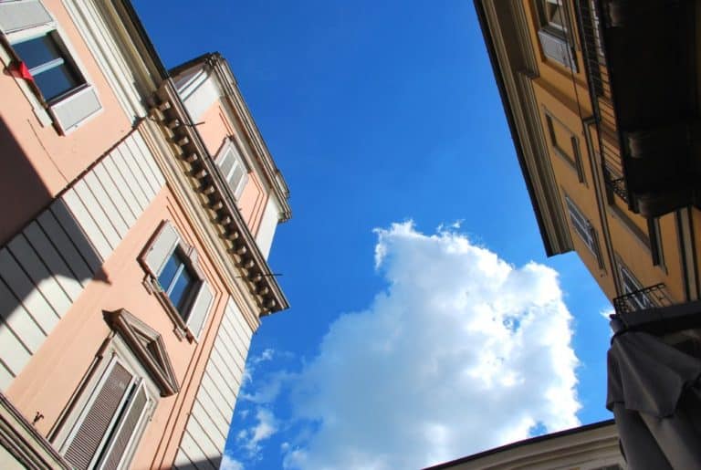 Italy, Piacenza – cloud between houses, June 2013 (Emilia-Romaña)