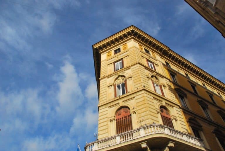 イタリア、ローマ－黄色と青 2013年11月 (ローマ)