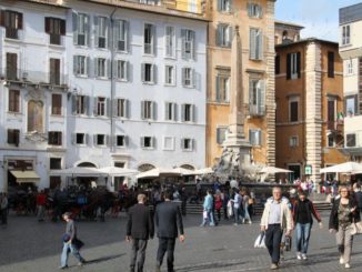 Italia, Roma – La chiesa vicina, novembre 2013