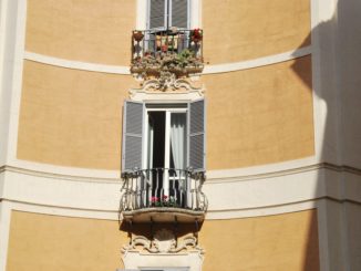 Italia, Roma – La chiesa vicina, novembre 2013