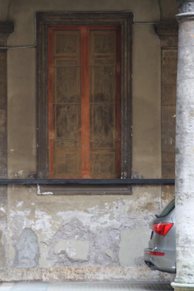 Italy, Rome – bottom of a car, Nov.2013 (Rome)