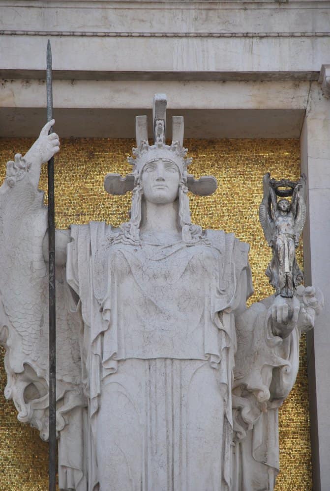 Italy, Rome – gold, Nov.2013 (Rome)