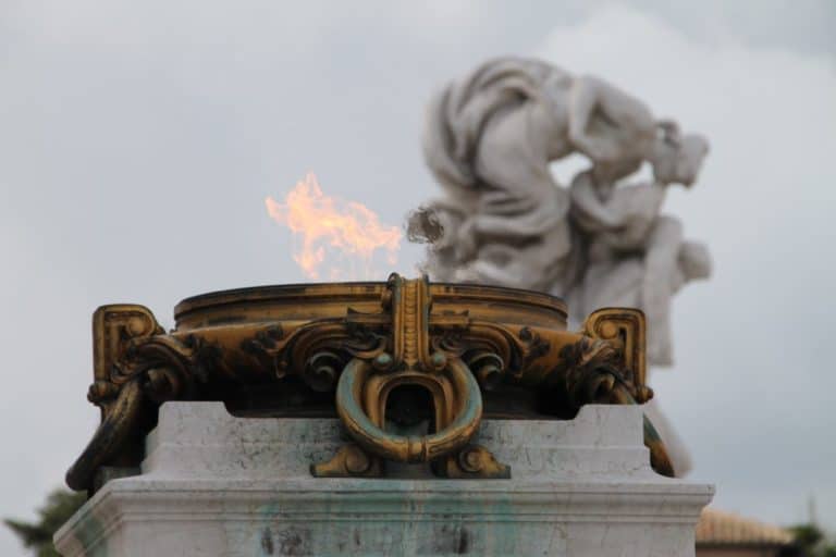 Italy, Rome – flame, Nov.2013 (Rome)